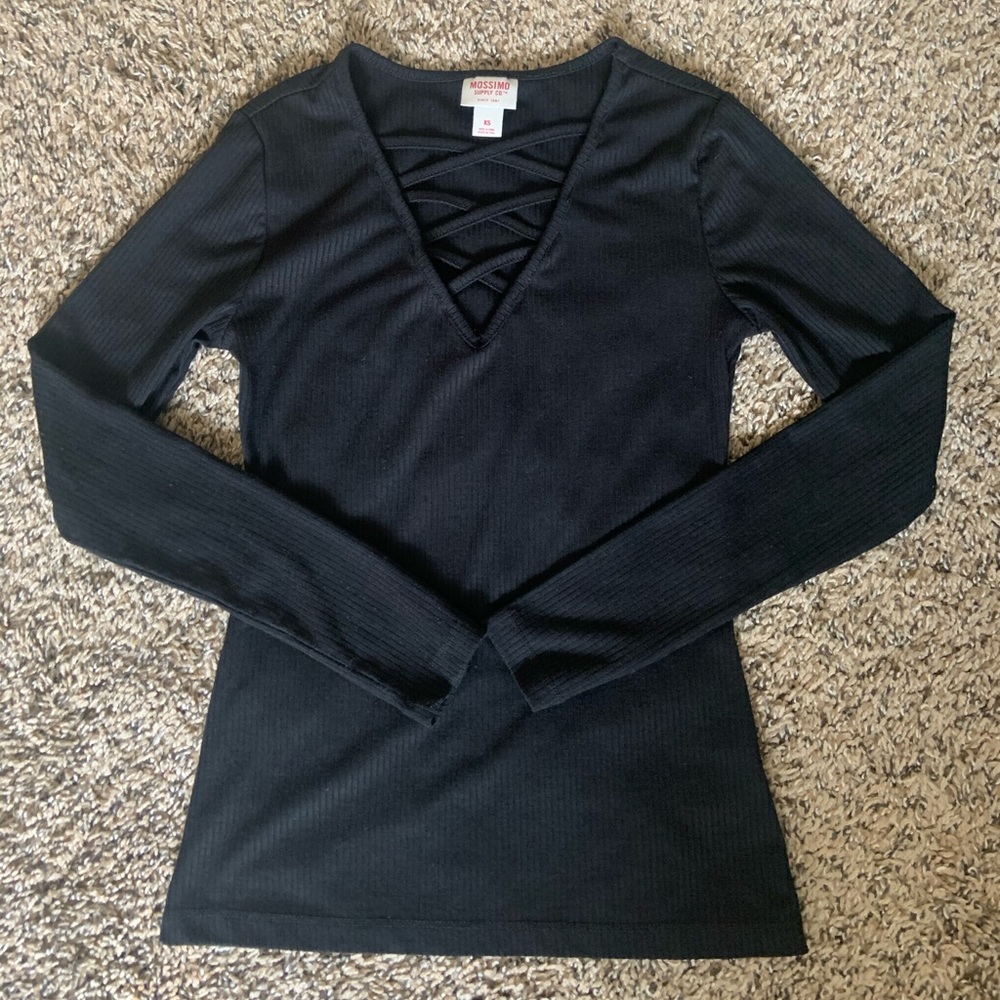 Black Mossimo Crisscrossed Front